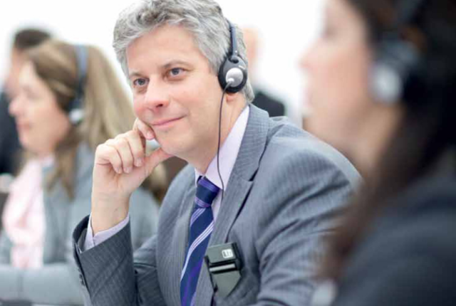 同聲傳譯員會被機(jī)器翻譯代替嗎?同聲傳譯設(shè)備租賃市場會消失嘛?